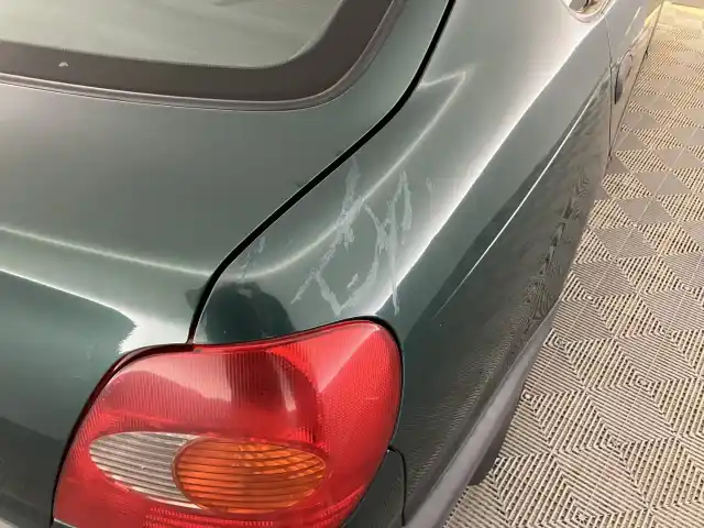 Vihreä Viistoperä, Toyota Avensis – HYM-163