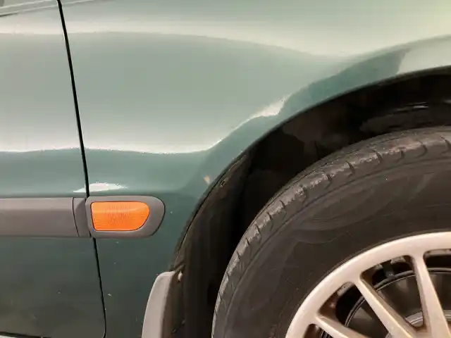 Vihreä Viistoperä, Toyota Avensis – HYM-163