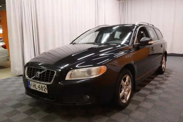 Musta Farmari, Volvo V70 – IHL-682