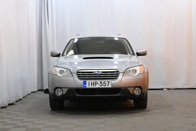 Hopea Farmari, Subaru Outback – IHP-357