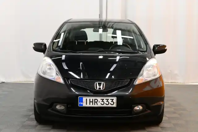 Musta Viistoperä, Honda Jazz – IHR-333