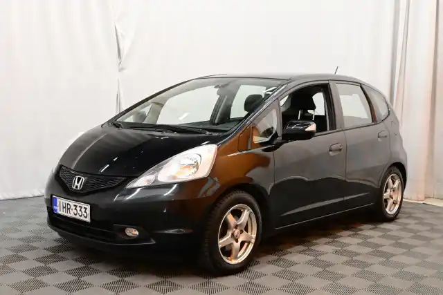 Musta Viistoperä, Honda Jazz – IHR-333