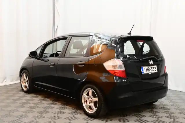 Musta Viistoperä, Honda Jazz – IHR-333