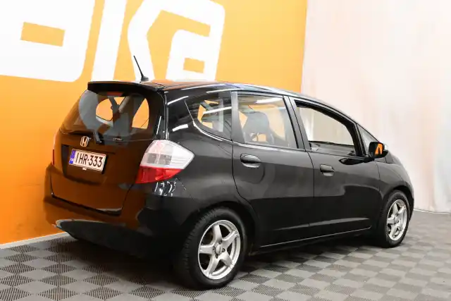 Musta Viistoperä, Honda Jazz – IHR-333