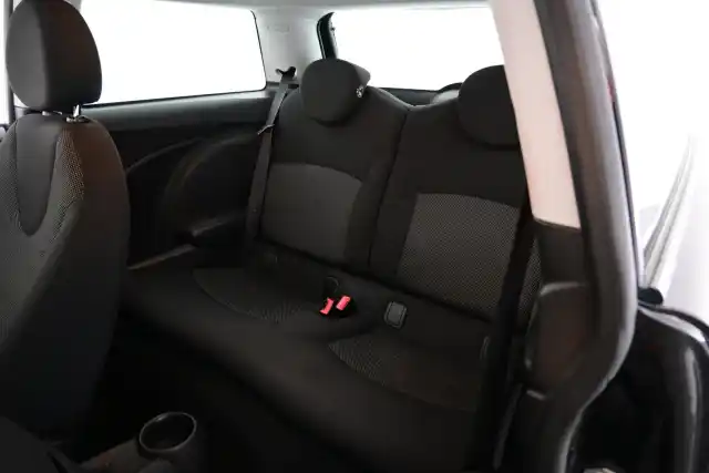 Musta Viistoperä, MINI Cooper – IHS-218