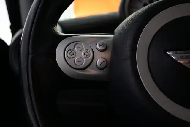 Musta Viistoperä, MINI Cooper – IHS-218