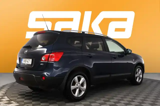 Sininen Maastoauto, Nissan Qashqai+2 – IHX-471