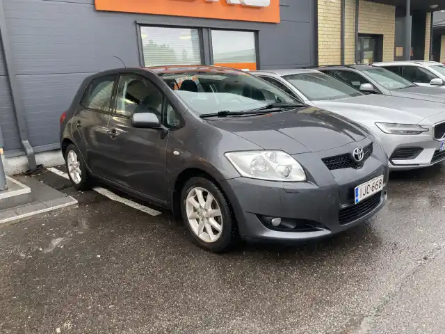 Harmaa Viistoperä, Toyota Auris – IJC-668