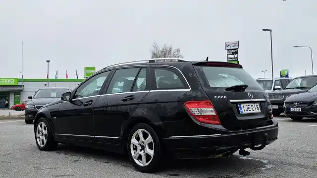 Musta Farmari, Mercedes-Benz C – IJE-218