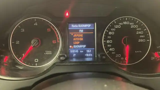 Harmaa Maastoauto, Audi Q5 – IJE-417