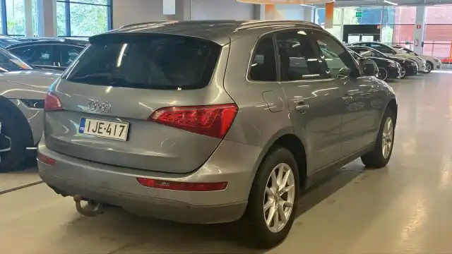 Harmaa Maastoauto, Audi Q5 – IJE-417