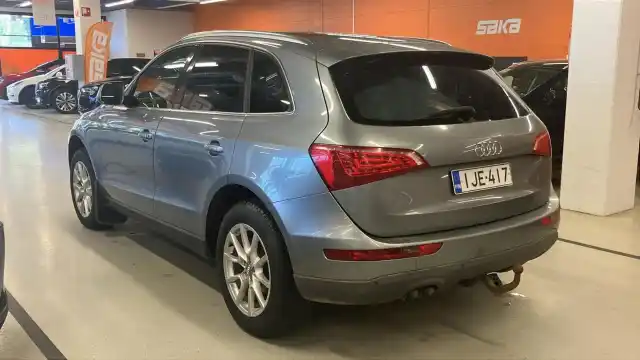 Harmaa Maastoauto, Audi Q5 – IJE-417