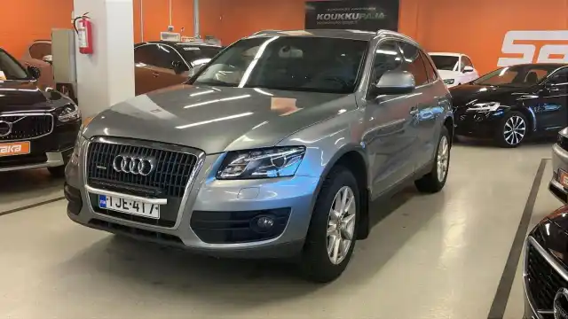 Harmaa Maastoauto, Audi Q5 – IJE-417