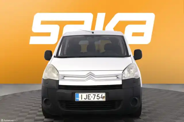 Valkoinen Pakettiauto, Citroen Berlingo Van – IJE-754