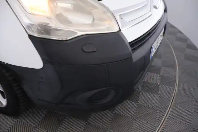 Valkoinen Pakettiauto, Citroen Berlingo Van – IJE-754