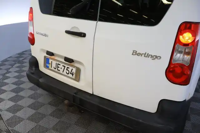 Valkoinen Pakettiauto, Citroen Berlingo Van – IJE-754
