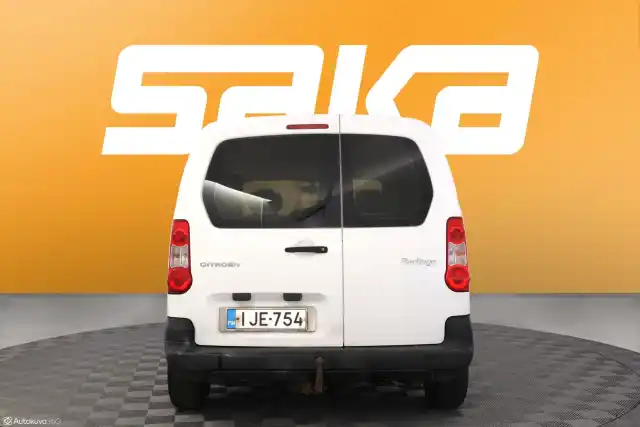 Valkoinen Pakettiauto, Citroen Berlingo Van – IJE-754