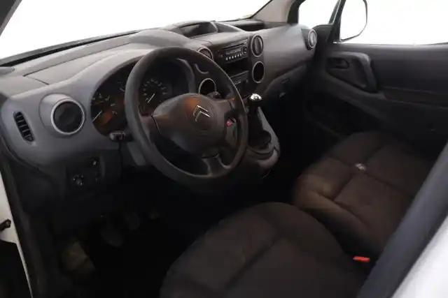 Valkoinen Pakettiauto, Citroen Berlingo Van – IJE-754