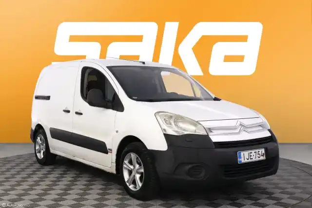 Valkoinen Pakettiauto, Citroen Berlingo Van – IJE-754