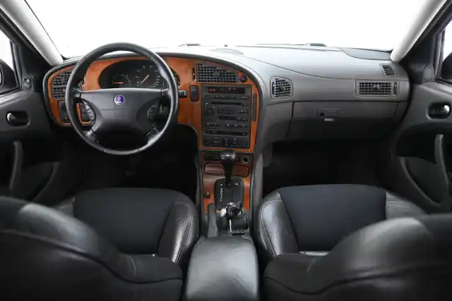 Hopea Sedan, Saab 9-5 – IJK-557