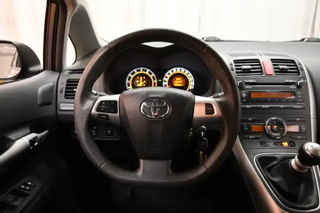 Harmaa Viistoperä, Toyota Auris – IJL-783