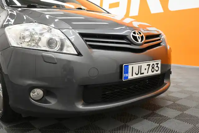 Harmaa Viistoperä, Toyota Auris – IJL-783