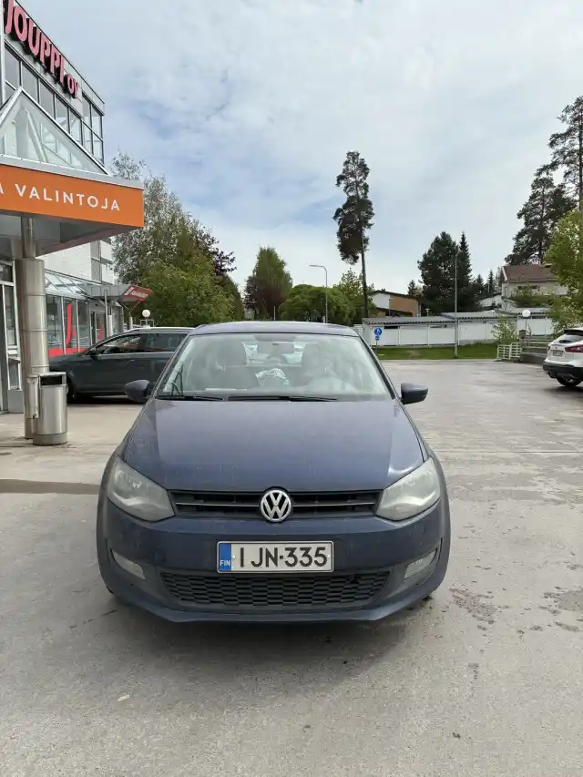 Sininen Viistoperä, Volkswagen Polo – IJN-335