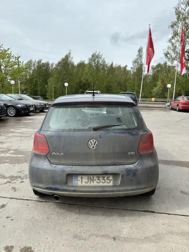 Sininen Viistoperä, Volkswagen Polo – IJN-335