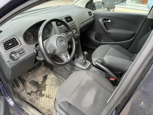 Sininen Viistoperä, Volkswagen Polo – IJN-335