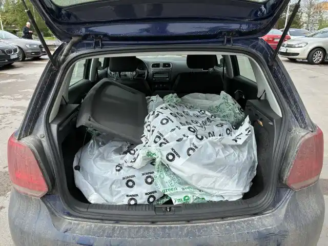 Sininen Viistoperä, Volkswagen Polo – IJN-335
