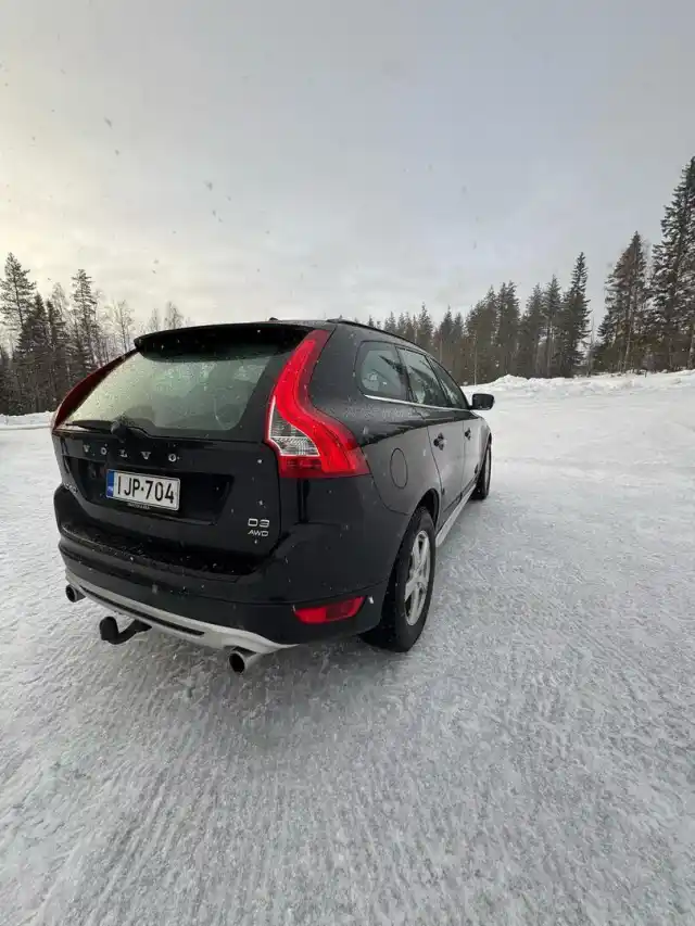 Musta Farmari, Volvo XC60 – IJP-704