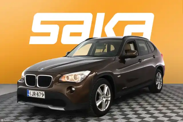 Sininen Maastoauto, BMW X1 – IJR-879