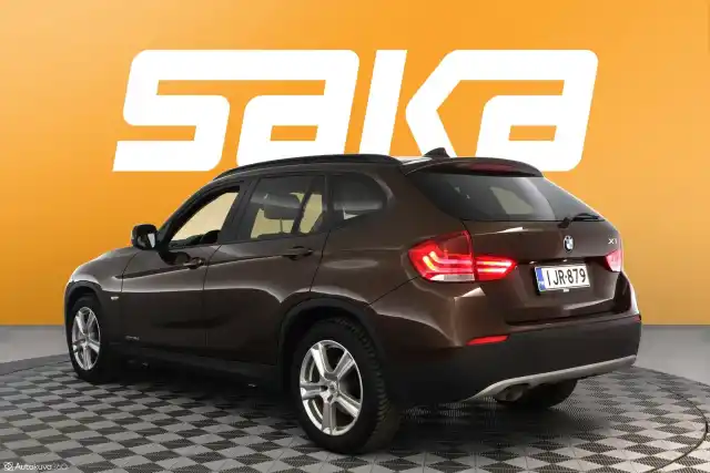 Sininen Maastoauto, BMW X1 – IJR-879