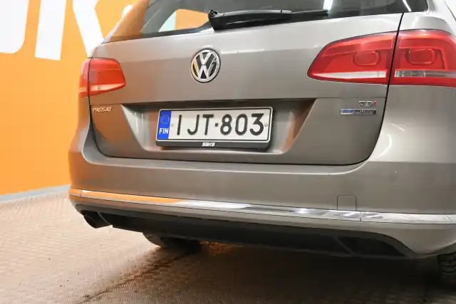 Beige Farmari, Volkswagen Passat – IJT-803