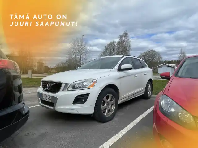 Valkoinen Maastoauto, Volvo XC60 – IJT-954