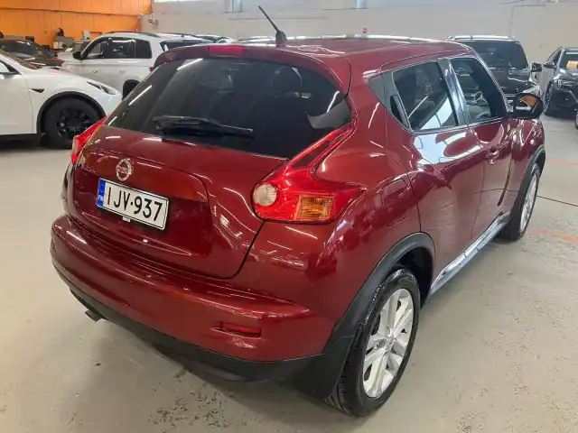 Punainen Viistoperä, Nissan Juke – IJV-937