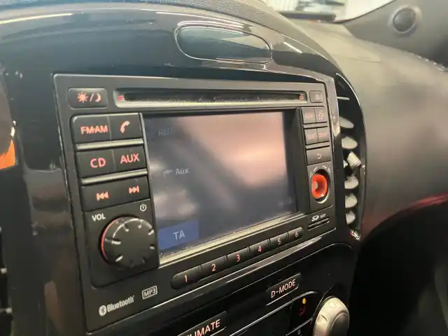 Punainen Viistoperä, Nissan Juke – IJV-937