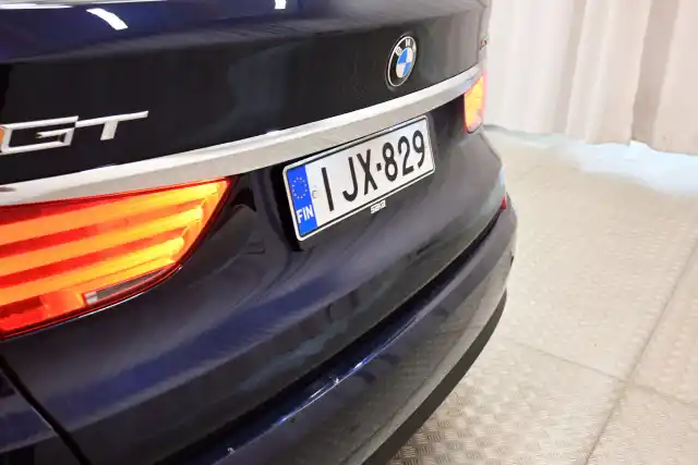 Sininen Sedan, BMW 530 GRAN TURISMO – IJX-829
