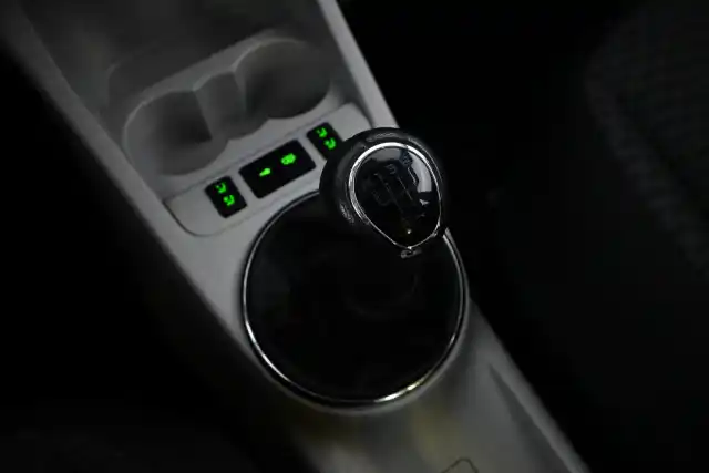 Monivär. Viistoperä, Skoda Fabia – IKA-782