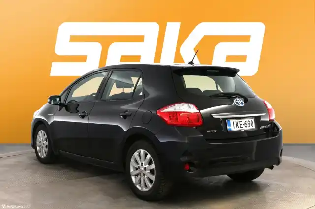 Musta Viistoperä, Toyota Auris – IKE-690