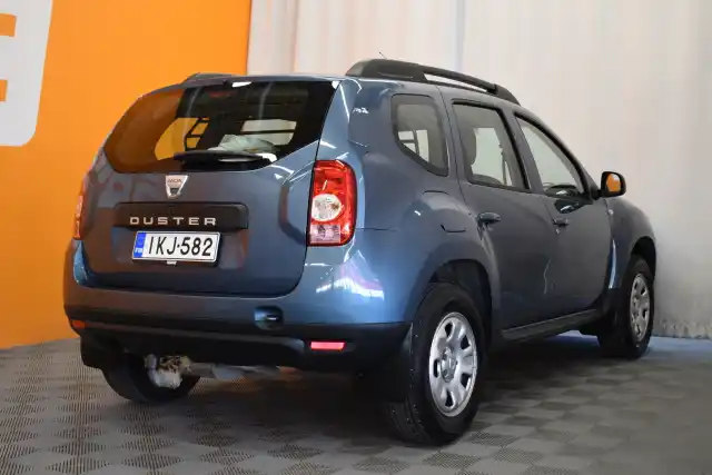 Sininen Maastoauto, Dacia Duster – IKJ-582