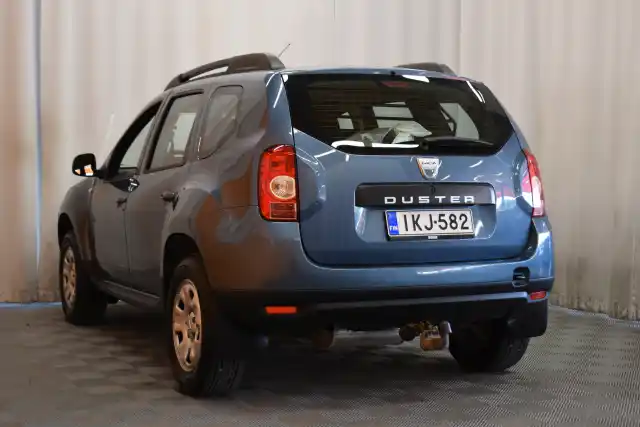 Sininen Maastoauto, Dacia Duster – IKJ-582