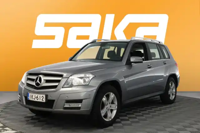 Harmaa Maastoauto, Mercedes-Benz GLK – IKJ-612