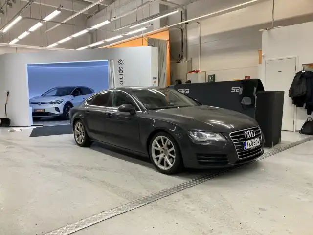 Harmaa Viistoperä, Audi A7 – IKO-804