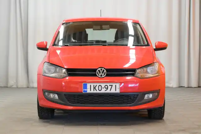 Punainen Viistoperä, Volkswagen Polo – IKO-971