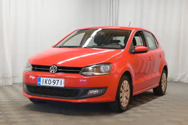 Punainen Viistoperä, Volkswagen Polo – IKO-971