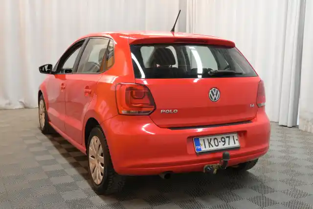 Punainen Viistoperä, Volkswagen Polo – IKO-971