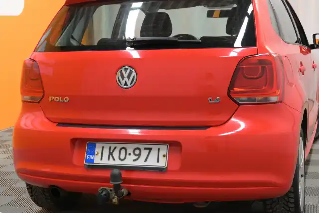 Punainen Viistoperä, Volkswagen Polo – IKO-971