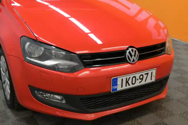 Punainen Viistoperä, Volkswagen Polo – IKO-971