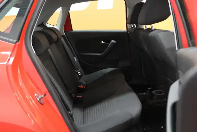Punainen Viistoperä, Volkswagen Polo – IKO-971
